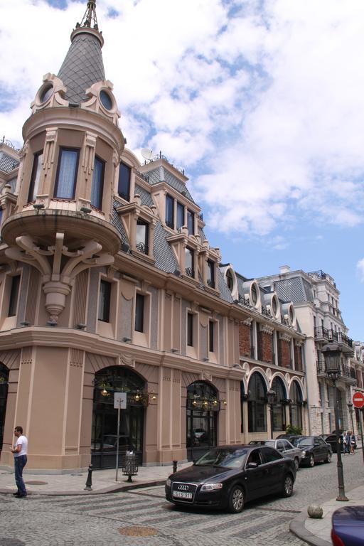 Black-White Rooms Batumi Exterior foto
