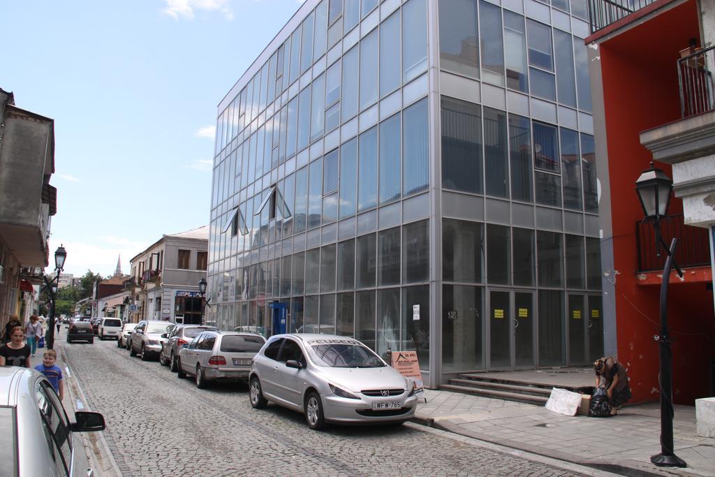 Black-White Rooms Batumi Exterior foto