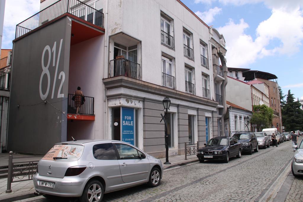 Black-White Rooms Batumi Exterior foto